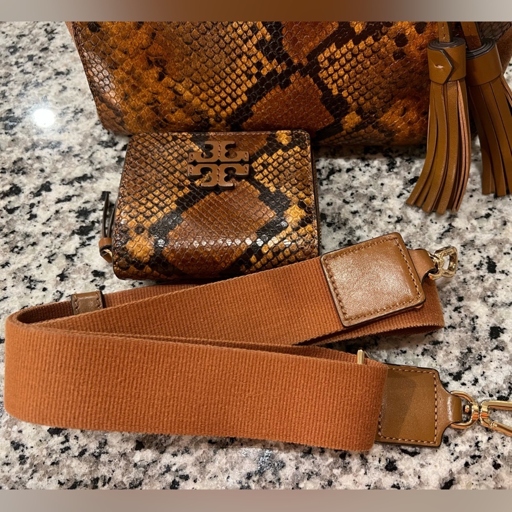 Tory Burch, purse and wallet matching set - Picture 9 of 17